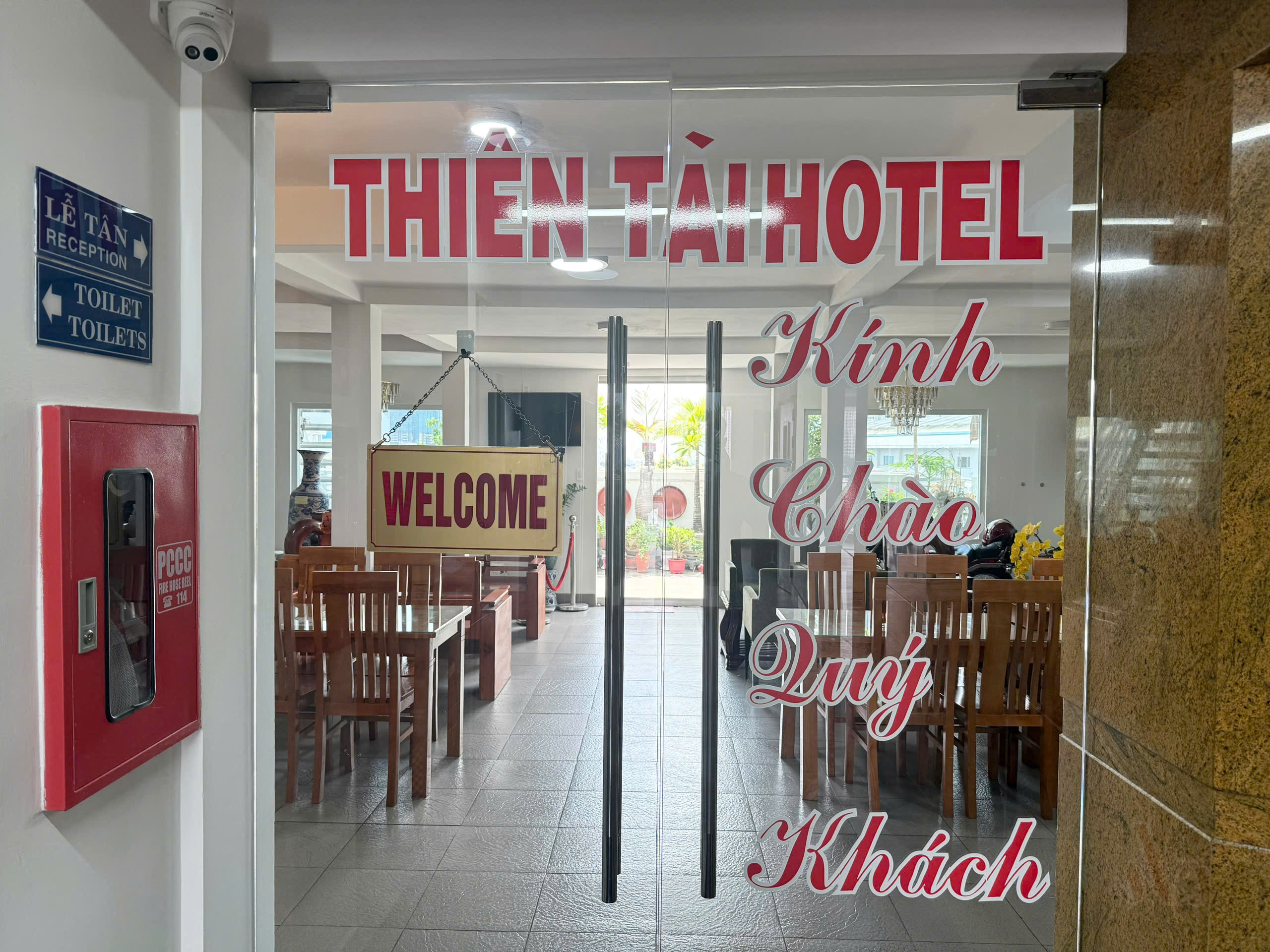 Lối vào Thiên Tài Hotel